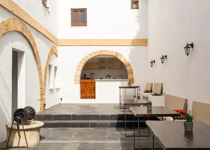 ホテル Ancient Knights Luxury Rhodes City