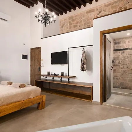 Ancient Knights Luxury Отель