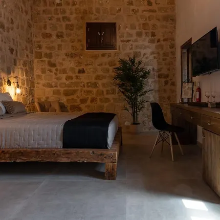 Ancient Knights Luxury Hotel 3*