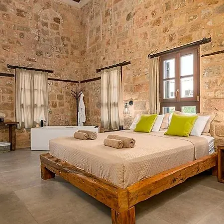 Ancient Knights Luxury Hotel 3*