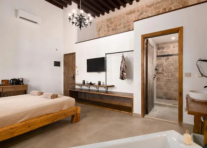 Ancient Knights Luxury Otel